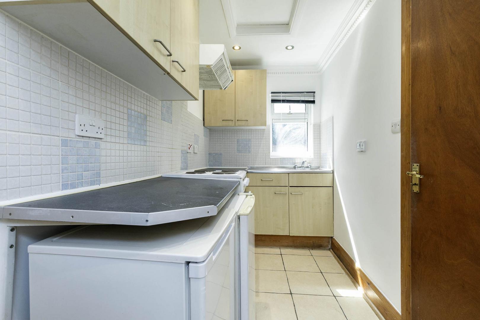 			1 Bedroom, 1 bath, 1 reception Flat			 Heathfield Park, Willesden Green (Council tax, Gas+ Water Included)